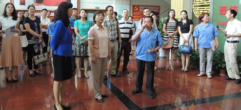 中共成都市委常委、市總工會主席趙小維到公司調(diào)研