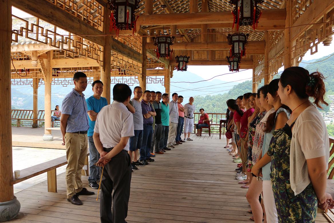彩虹集團(tuán)售后服務(wù)部舉行“2015售后培訓(xùn)會(huì)”