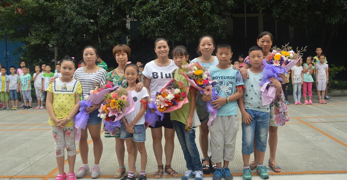 2015年彩虹暑假班趣味運(yùn)動會之老師辛苦了