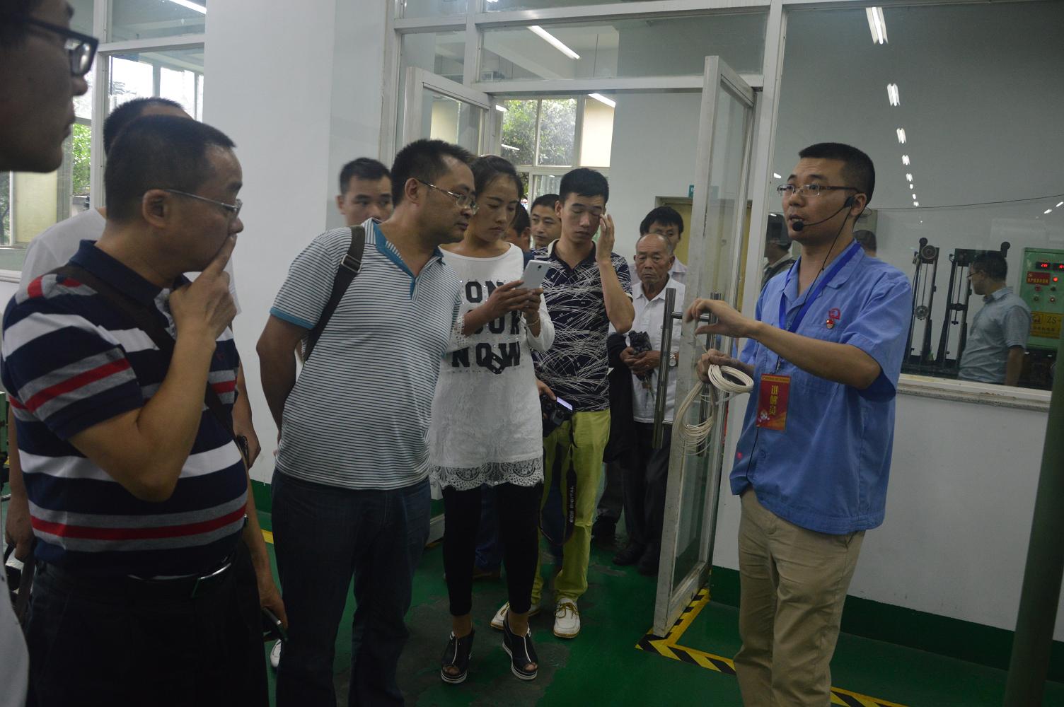 彭州市委組織部組織企業(yè)黨建代表到成都彩虹集團考察黨建工作