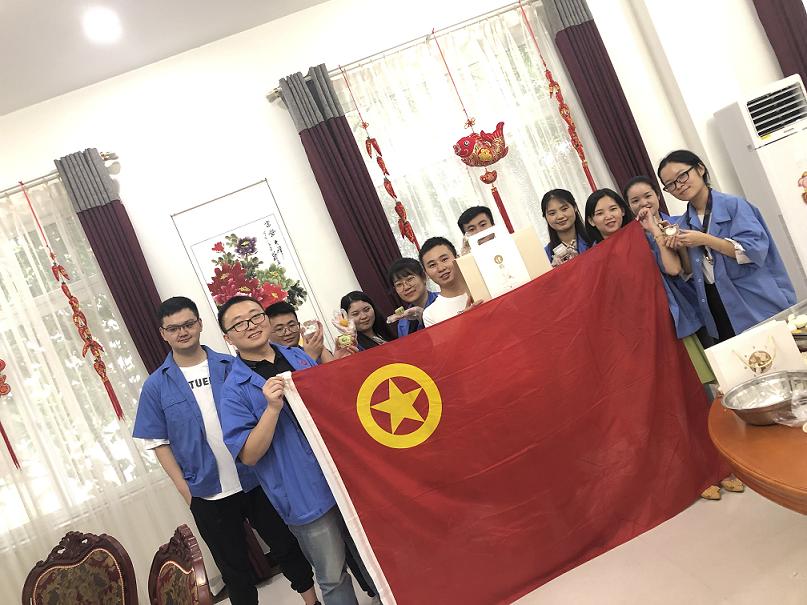 成都彩虹集團(tuán)七彩青年俱樂(lè)部之自制美心冰皮月餅