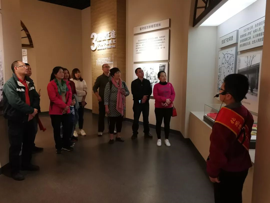 成都彩虹集團黨群黨支部開展“不忘初心 牢記使命” 主題教育系列活動