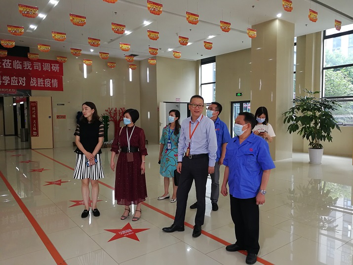 市人大代表、成都彩虹集團(tuán)董事長劉榮富走訪企業(yè)接待群眾