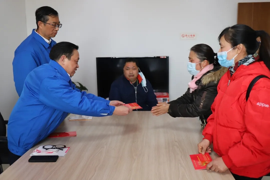 成都彩虹集團(tuán)接訪日活動暨春節(jié)前的結(jié)對幫扶貧困家庭慰問活動，積極推進(jìn)社區(qū)發(fā)展治理工作