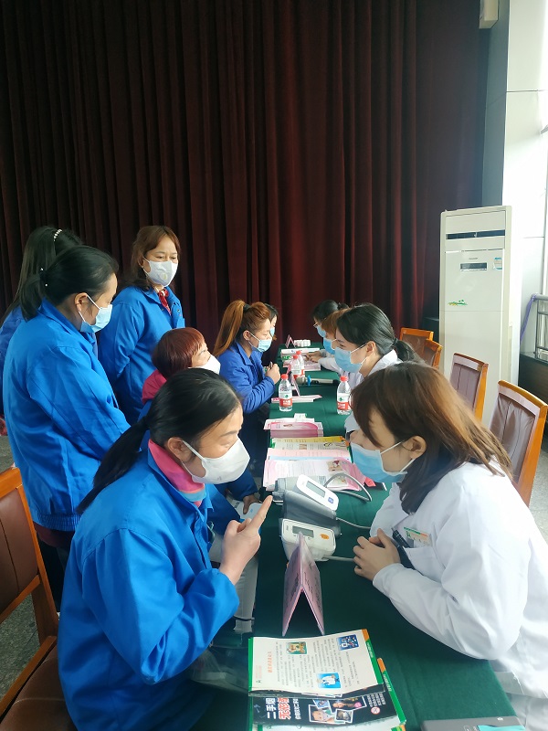成都彩虹集團(tuán)工會舉辦“關(guān)注健康管理 享美麗自信人生”婦女節(jié)專題講座