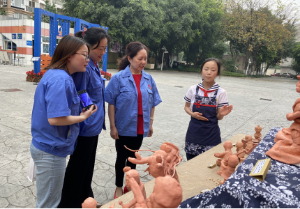 彩虹集團(tuán)行政黨支部受邀出席成都市武侯科技園小學(xué)舉行第五屆校園藝術(shù)節(jié)暨“六一”慶典活動(dòng)